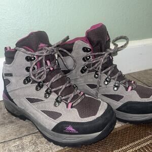 High sierra Hiking Boots Women’s Size 8
